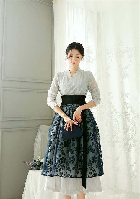 hanbok women